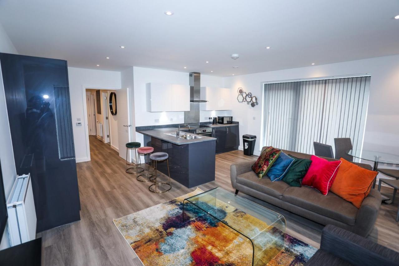 Lovely 2 Bed Apartment With Parking 伦敦 外观 照片