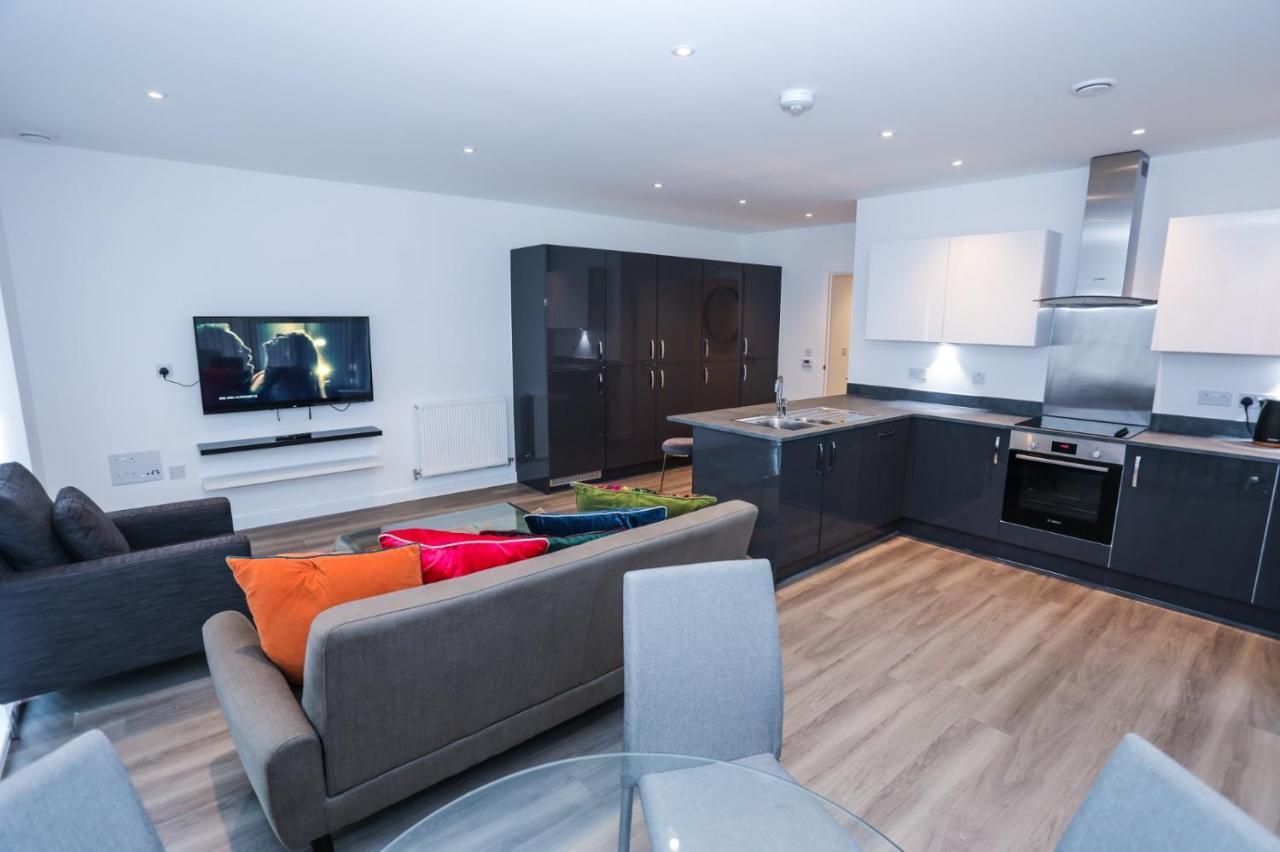 Lovely 2 Bed Apartment With Parking 伦敦 外观 照片