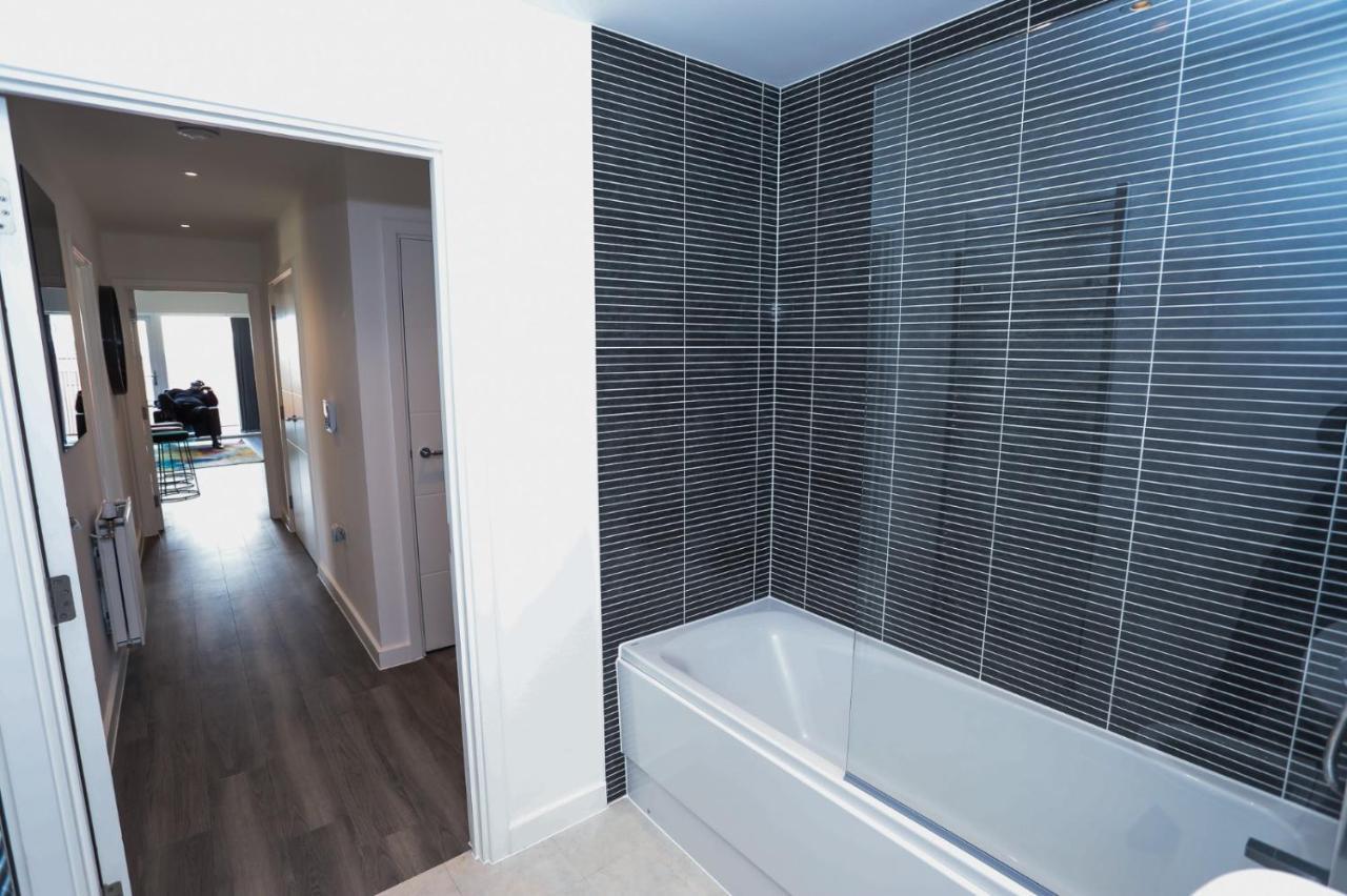 Lovely 2 Bed Apartment With Parking 伦敦 外观 照片