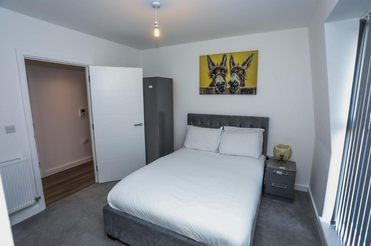 Lovely 2 Bed Apartment With Parking 伦敦 外观 照片