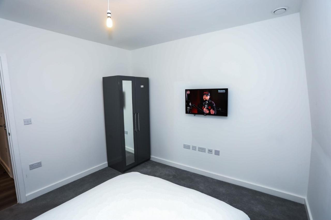 Lovely 2 Bed Apartment With Parking 伦敦 外观 照片