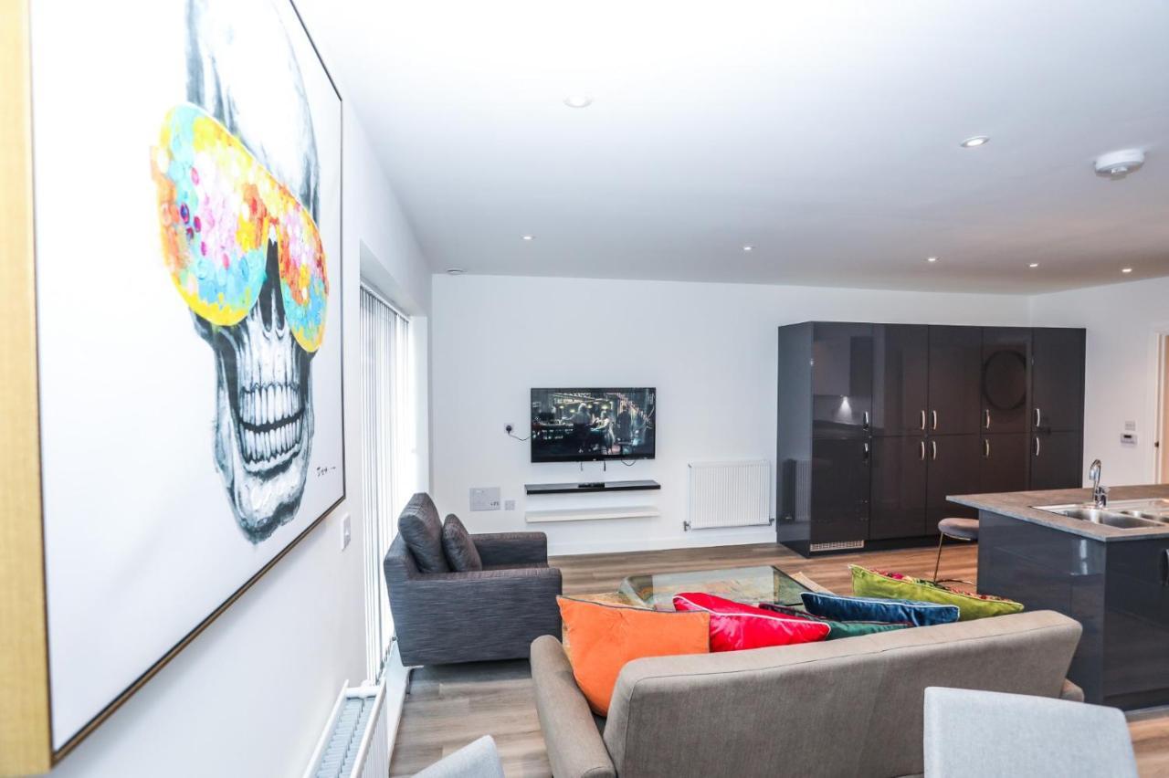 Lovely 2 Bed Apartment With Parking 伦敦 外观 照片